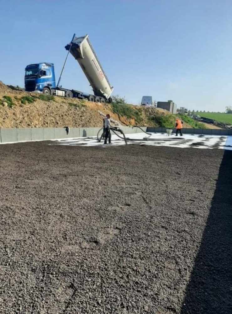 Toiture végétale en cours d'achèvement